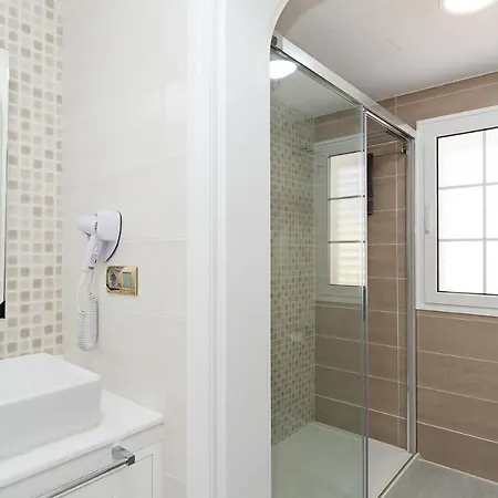 Lovely 3-bed In Puerto Del Carmen