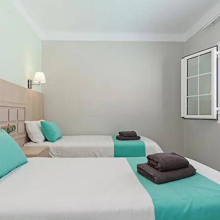 Lovely 3-bed In Puerto Del Carmen Villa Puerto del Carmen (Lanzarote)